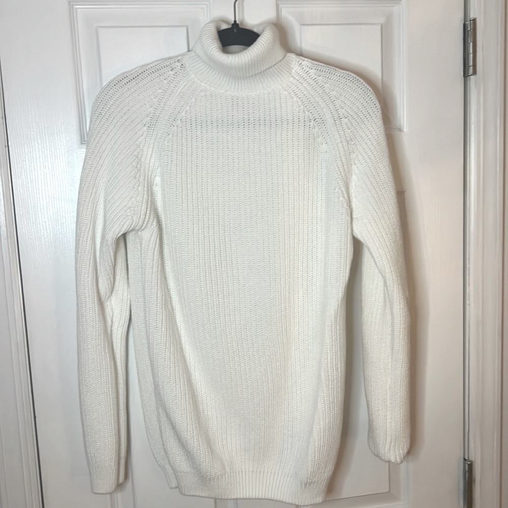 Zara men’s white turtleneck sweater medium